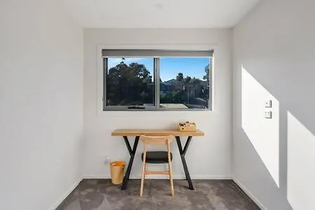 Modern Townhouse In The Bay 500M To Beach Hobart Australien