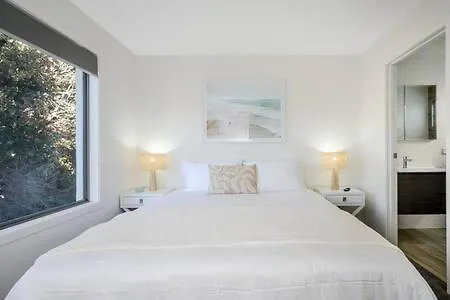 Modern Townhouse In The Bay 500M To Beach Hobart