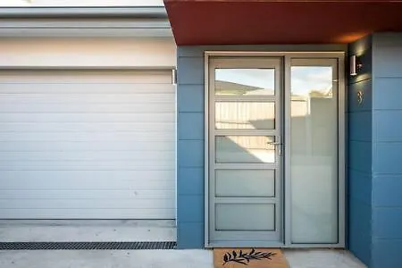 Modern Townhouse In The Bay 500M To Beach Hobart Australien