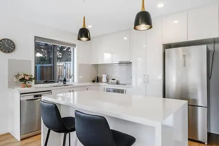 Modern Townhouse In The Bay 500M To Beach Hobart 0*,  Australien