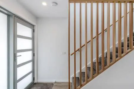 Modern Townhouse In The Bay 500M To Beach Hobart