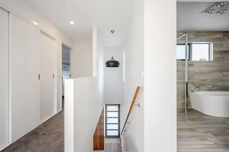 Semesterbostad Modern Townhouse In The Bay 500M To Beach Hobart