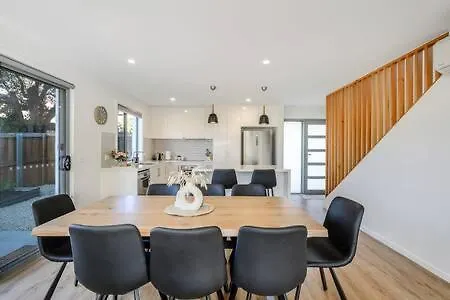 Modern Townhouse In The Bay 500M To Beach Hobart Australien
