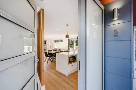 Modern Townhouse In The Bay 500M To Beach Hobart