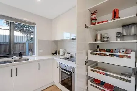 Modern Townhouse In The Bay 500M To Beach Hobart 0*,