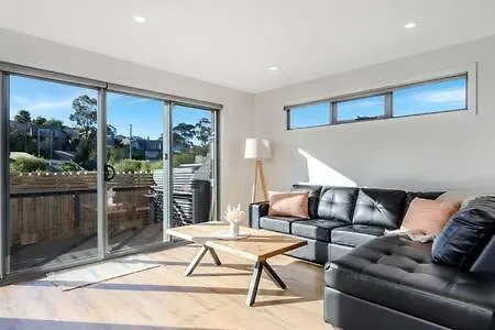 Modern Townhouse In The Bay 500M To Beach Hobart 0*,  Australien