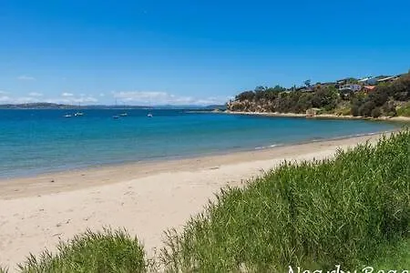 Modern Townhouse In The Bay 500M To Beach Hobart